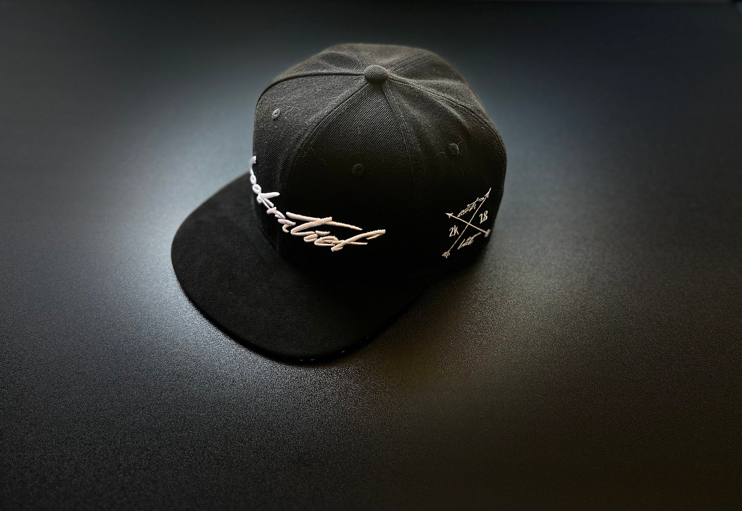 LookraTief Cap Schwarz